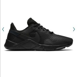 BRAND NEW Women’s Nike Legend Essential 2